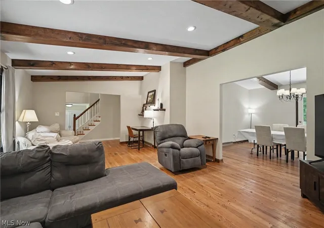 4th image of 379 Nob Hill Dr, Akron, OH 44303 | MLS# 5206995