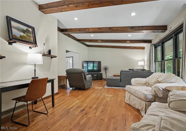 5th image of 379 Nob Hill Dr, Akron, OH 44303 | MLS# 5206995