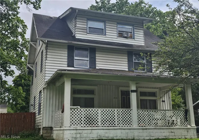 Photo 2 of Single family home for sale at 1613 Canfield Rd, Youngstown, OH 44511 | MLS# 5221545 | Listing updated on 2026-06-27