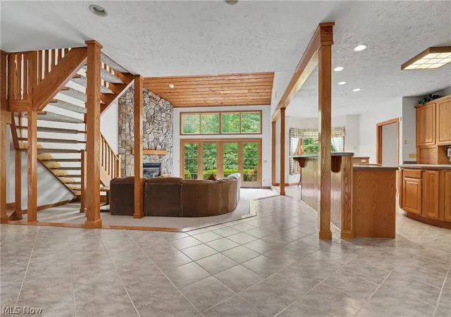 3rd image of 11440 Glenmora Dr, Chardon, OH 44024 | MLS# 5220110