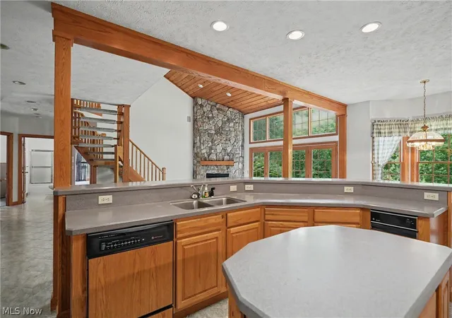 4th image of 11440 Glenmora Dr, Chardon, OH 44024 | MLS# 5220110
