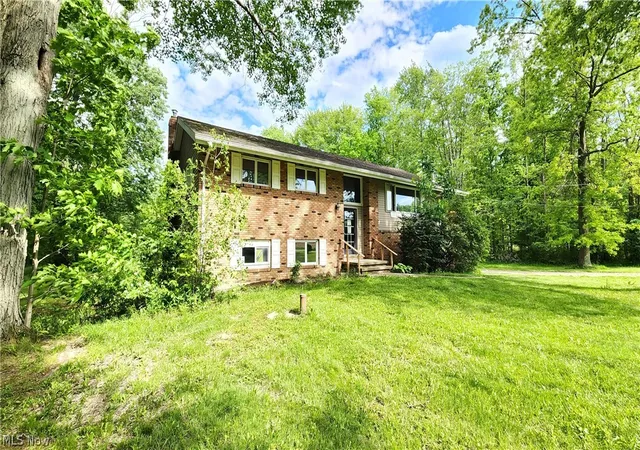 Photo 2 of Single family home for sale at 17866 Leggett Rd, Montville, OH 44064 | MLS# 5216610 | Listing updated on 2026-07-13