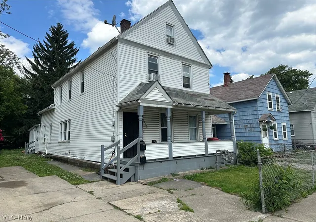 Listing Photo 4 - Condo for sale in building located at 3152 W 48th St, Cleveland, OH 44102