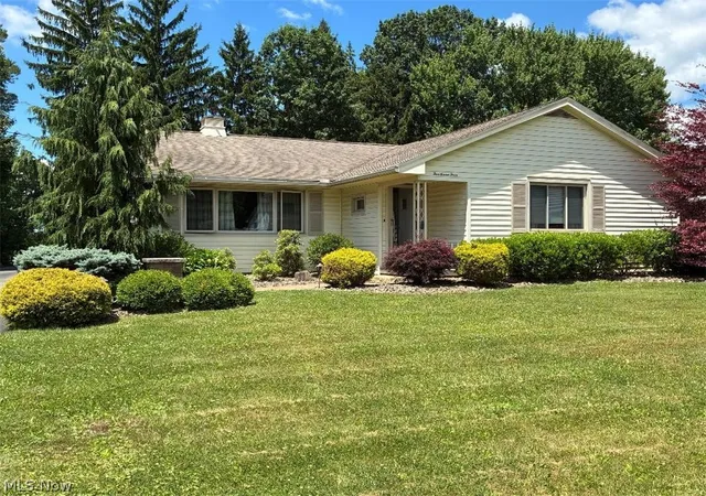 Homes for sale in East Palestine, OH | 573 Grandview Ave, East Palestine, OH 44413 | MLS# 5221722
