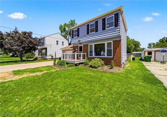Homes for sale in Willowick, OH | 423 E 305Th St, Willowick, OH 44095 | MLS# 5221714