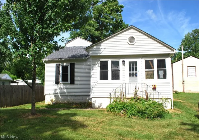 Homes for sale in Amherst, OH | 320 Broadway St, Amherst, OH 44001 | MLS# 5217686