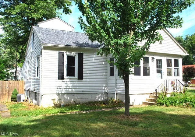 Homes for sale in Amherst, OH | 320 Broadway St, Amherst, OH 44001 | MLS# 5217686