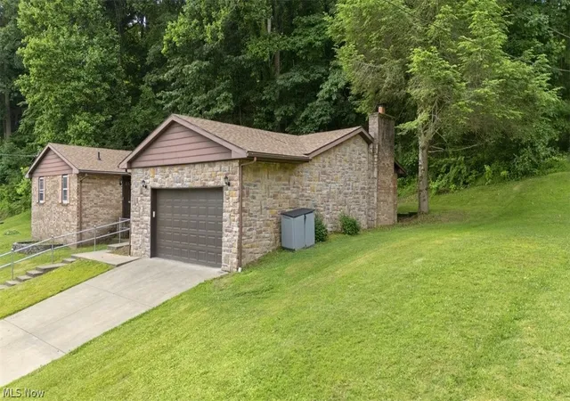 Homes for sale in Parkersburg, WV | 404 W Wildwood Dr, Parkersburg, WV 26101 | MLS# 5221395