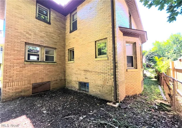 Photo 3 of Single family home for sale at 330 W 28th Street, Lorain, OH 44055 | MLS# 5221627 | Listing updated on 2026-10-06