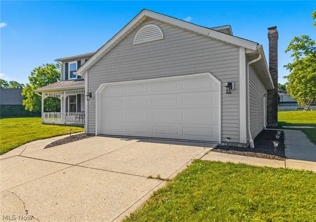 3rd image of 3440 Burrwood Dr, Richfield, OH 44286 | MLS# 5221416