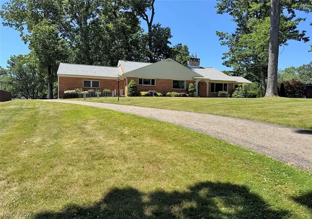 Photo 2 of Sale Pending at 5022 Lawndale St Nw, Canton, OH 44708 | MLS# 5221833 | Listing updated on 2026-07-13