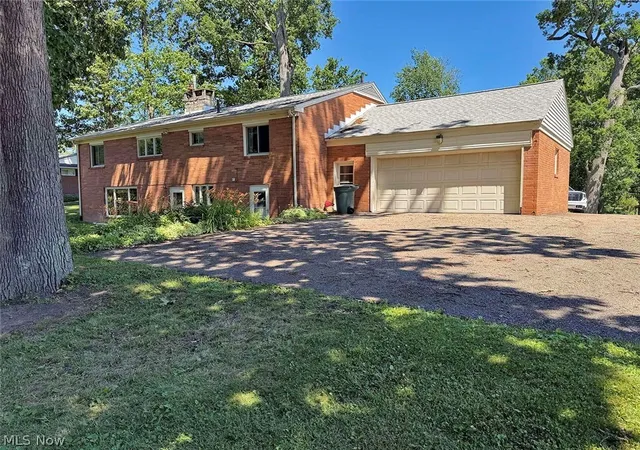 Photo 3 of Sale Pending at 5022 Lawndale St NW, Canton, OH 44708 | MLS# 5221833 | Listing updated on 2026-07-13
