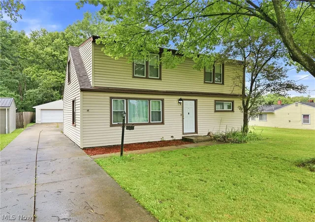 1st image of 3192 Roselawn Dr, Niles, OH 44446 | MLS# 5221778