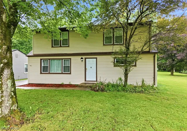 2nd image of 3192 Roselawn Dr, Niles, OH 44446 | MLS# 5221778