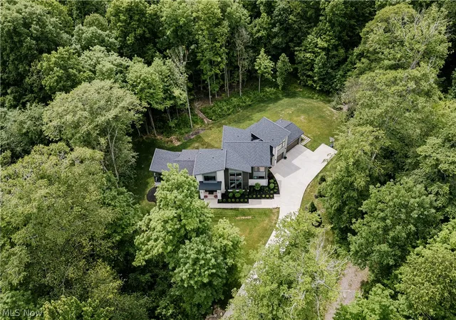 2nd image of 8070 Tulip Ln, Chagrin Falls, OH 44023 | MLS# 5219000