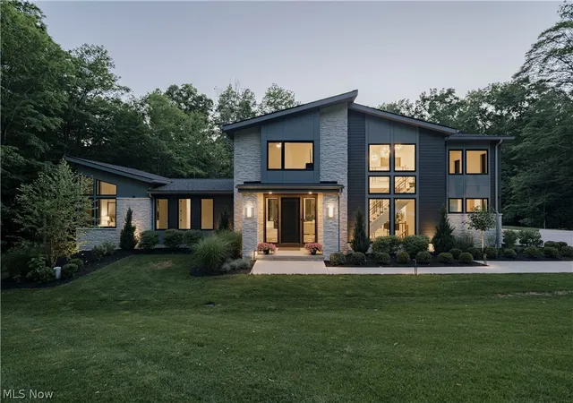 4th image of 8070 Tulip Ln, Chagrin Falls, OH 44023 | MLS# 5219000