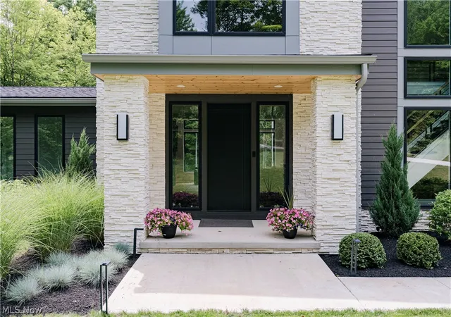 5th image of 8070 Tulip Ln, Chagrin Falls, OH 44023 | MLS# 5219000