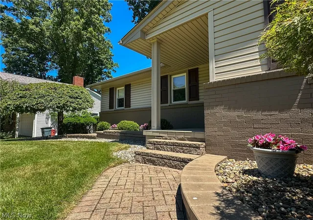 Homes for sale in Niles, OH | 429 Bonnie Brae Ave, Niles, OH 44446 | MLS# 5221851