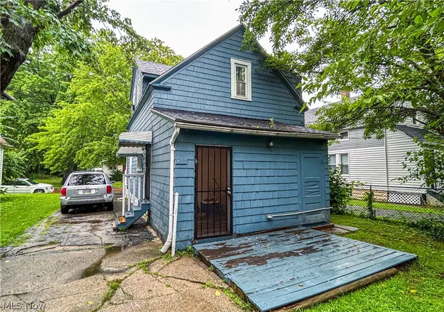 Photo 5 of Sale Pending at 2827 E 119th Street, Cleveland, OH 44120 | MLS# 5221845 | Listing updated on 2026-08-14