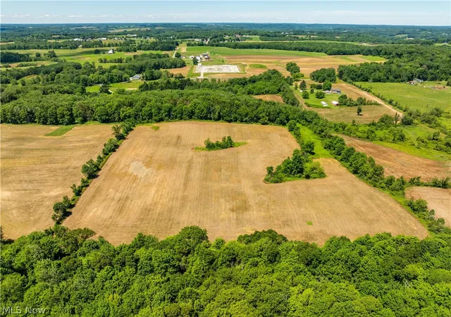 3rd image of 8008 Reef Rd Ne, Mechanicstown, OH 44651 | MLS# 5221620