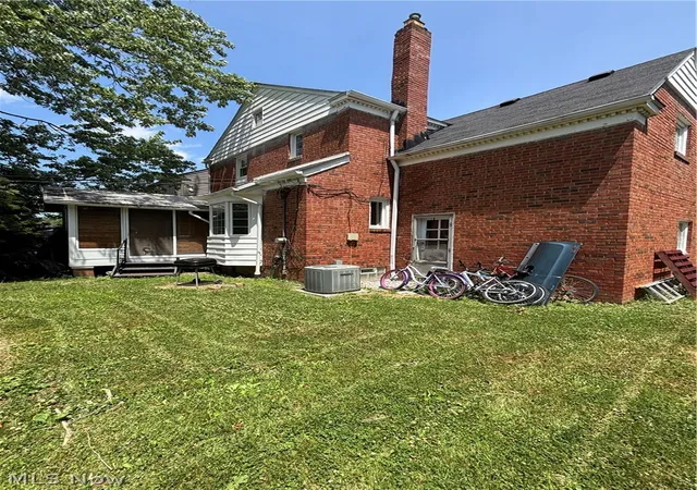Homes for sale in South Euclid, OH | 4068 Lambert Rd, South Euclid, OH 44121 | MLS# 5220131