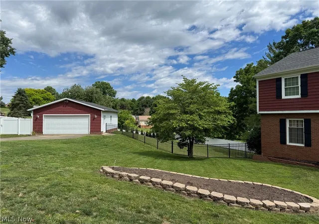 Homes for sale in Bolivar, OH | 1679 Lakeview Sq Ne, Bolivar, OH 44612 | MLS# 5221607