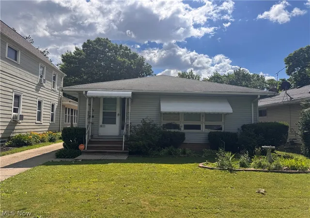 Homes for sale in Garfield Heights, OH | 4965 Henry St, Garfield Heights, OH 44125 | MLS# 5221854