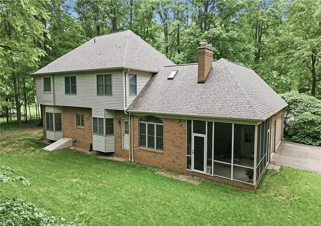 Photo 4 of Single family home for sale at 1881 Quaker Ln, Salem, OH 44460 | MLS# 5219381 | Listing updated on 2026-08-10
