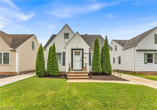 Homes for sale in South Euclid, OH | 4198 Wilmington Rd, South Euclid, OH 44121 | MLS# 5221861