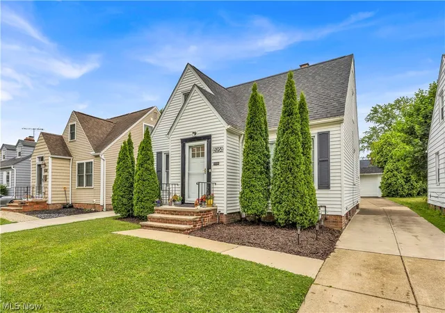 Homes for sale in South Euclid, OH | 4198 Wilmington Rd, South Euclid, OH 44121 | MLS# 5221861