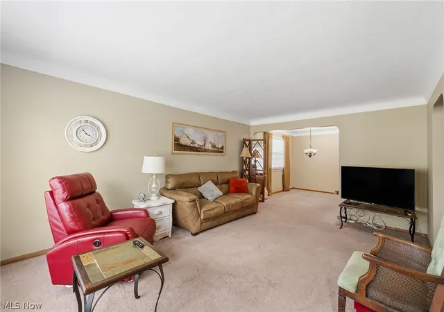 Homes for sale in Parma Heights, OH | 10821 Woodview Blvd, Parma Heights, OH 44130 | MLS# 5219433