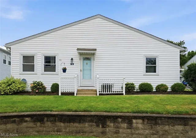 Homes for sale in Uniontown, OH | 2549 Royal County Down #15a, Uniontown, OH 44685 | MLS# 5221341