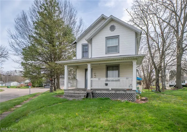 Homes for sale in Alliance, OH | 1033 Walnut Ave, Alliance, OH 44601 | MLS# 5221931