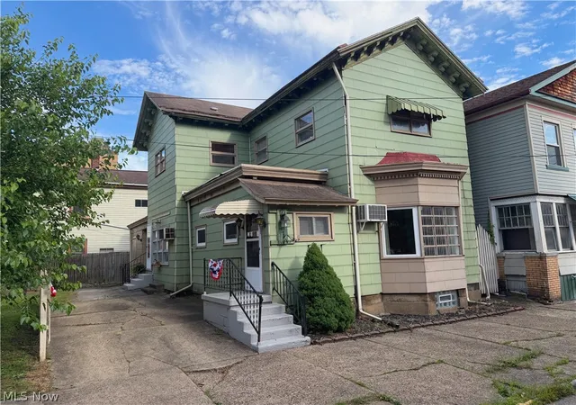 Homes for sale in East Liverpool, OH | 516 Jackson St, East Liverpool, OH 43920 | MLS# 5221940