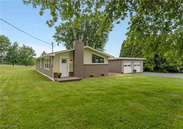 Homes for sale in Salem, OH | 12500 Salem Warren Rd, Salem, OH 44460 | MLS# 5221431