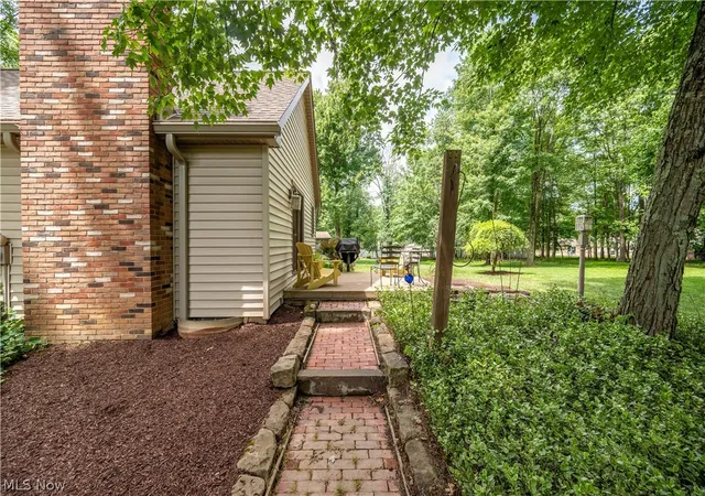 5th image of 548 Squirrel Hill Dr, Youngstown, OH 44512 | MLS# 5219824