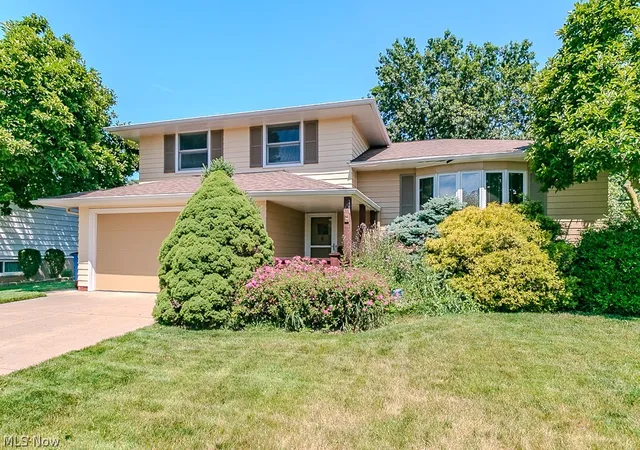 Homes for sale in Eastlake, OH | 249 Shore Dr, Eastlake, OH 44095 | MLS# 5221542