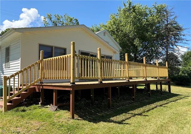 3rd image of 2055 S Ridge Rd W, Ashtabula, OH 44004 | MLS# 5221204