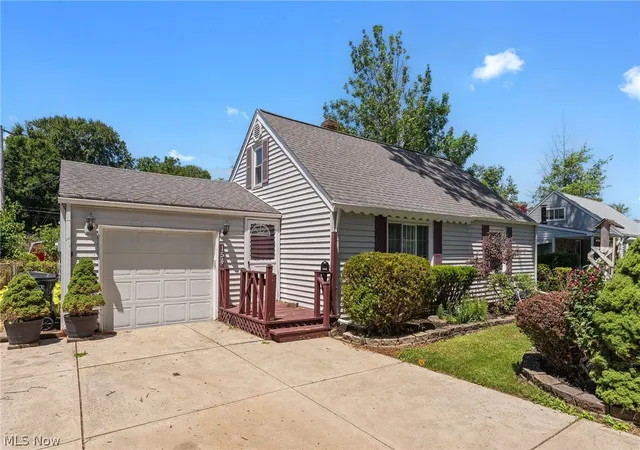 Photo 1 of Single family home for sale at 154 Fairfield Rd, Avon Lake, OH 44012 | MLS# 5220995 | Listing updated on 2026-08-28