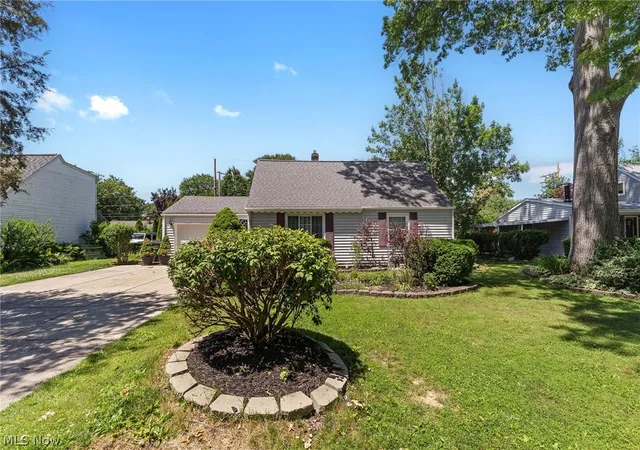 Photo 3 of Single family home for sale at 154 Fairfield Rd, Avon Lake, OH 44012 | MLS# 5220995 | Listing updated on 2026-08-28