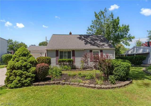Photo 5 of Single family home for sale at 154 Fairfield Rd, Avon Lake, OH 44012 | MLS# 5220995 | Listing updated on 2026-08-28