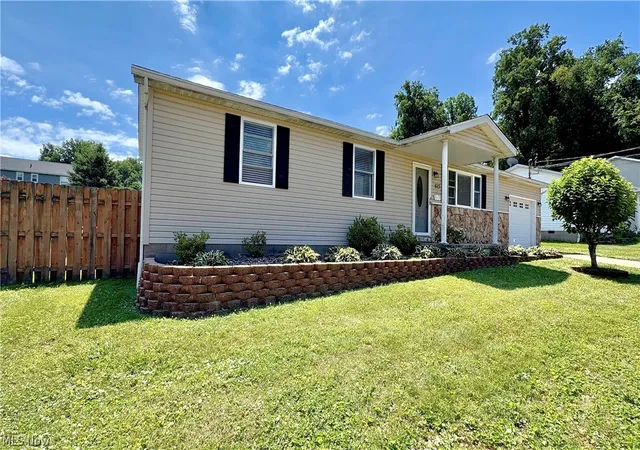 Photo 1 of Single family home for sale at 613 Mckenna Dr, Williamstown, WV 26187 | MLS# 5222017 | Listing updated on 2026-08-25