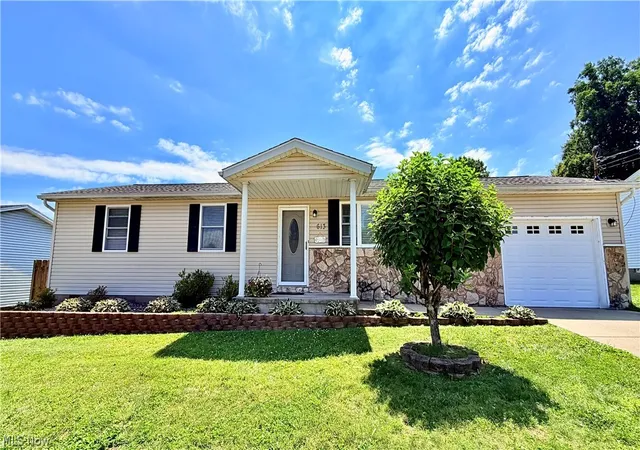 Photo 2 of Single family home for sale at 613 Mckenna Dr, Williamstown, WV 26187 | MLS# 5222017 | Listing updated on 2026-08-25