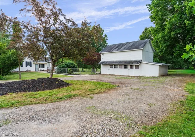 3rd image of 7160 Strausser St Nw, North Canton, OH 44720 | MLS# 5221886