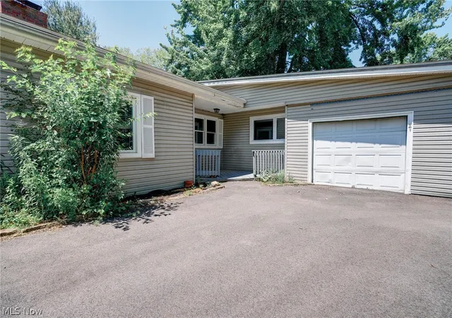 Photo 2 of Single family home for sale at 4942 Lear Nagle Rd, North Ridgeville, OH 44039 | MLS# 5221164 | Listing updated on 2026-08-08