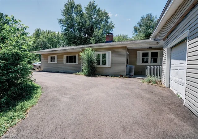 Photo 3 of Single family home for sale at 4942 Lear Nagle Rd, North Ridgeville, OH 44039 | MLS# 5221164 | Listing updated on 2026-08-08