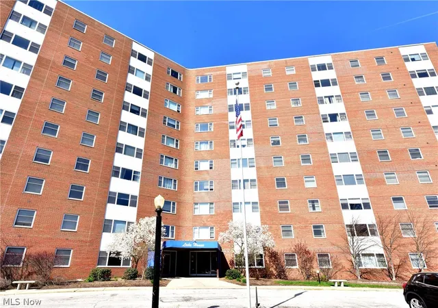 Photo 2 of Condo for sale at 11850 Edgewater Dr #619, Lakewood, OH 44107 | MLS# 5222082 | Listing updated on 2026-07-12