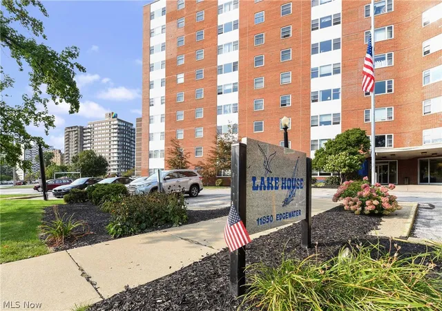 Homes for sale in Lakewood, OH | 11850 Edgewater Dr #619, Lakewood, OH 44107 | MLS# 5222082