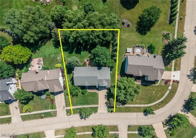 3rd image of 12300 Coopers Run, Strongsville, OH 44149 | MLS# 5221877