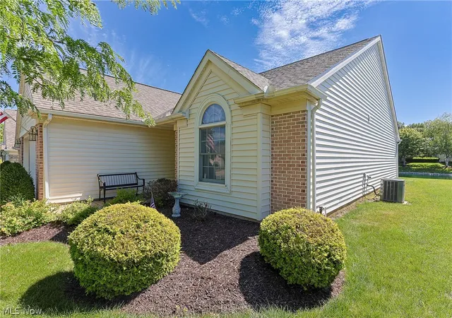 Homes for sale in Huron, OH | 2116 Lakefield Dr, Huron, OH 44839 | MLS# 5212041